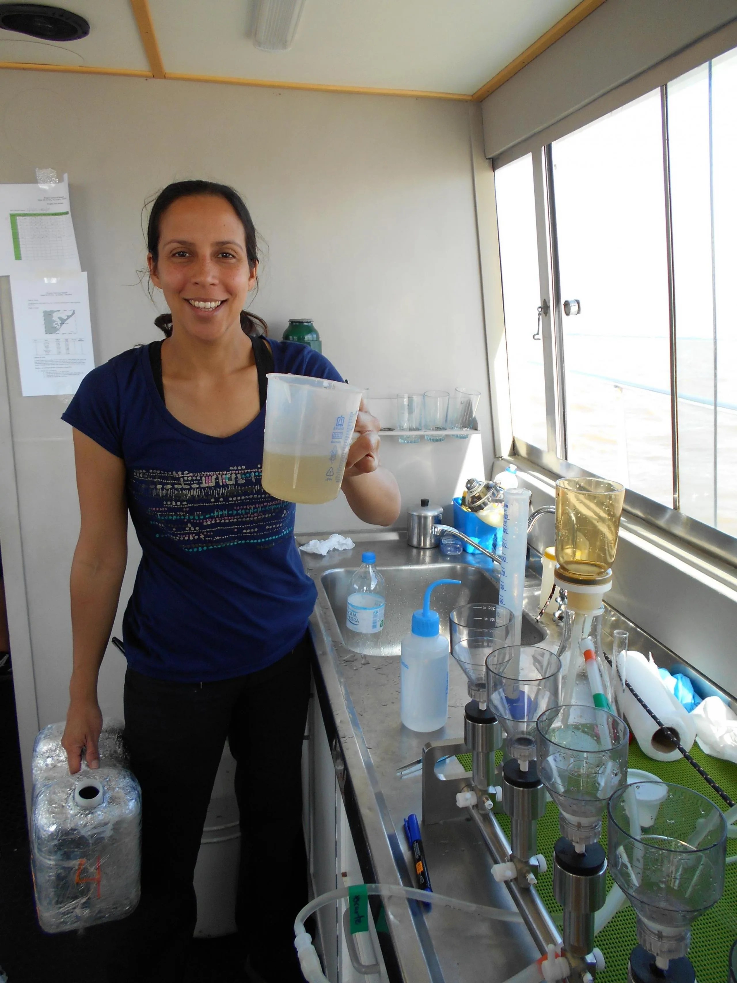 Inia Soto Ramos en el laboratorio