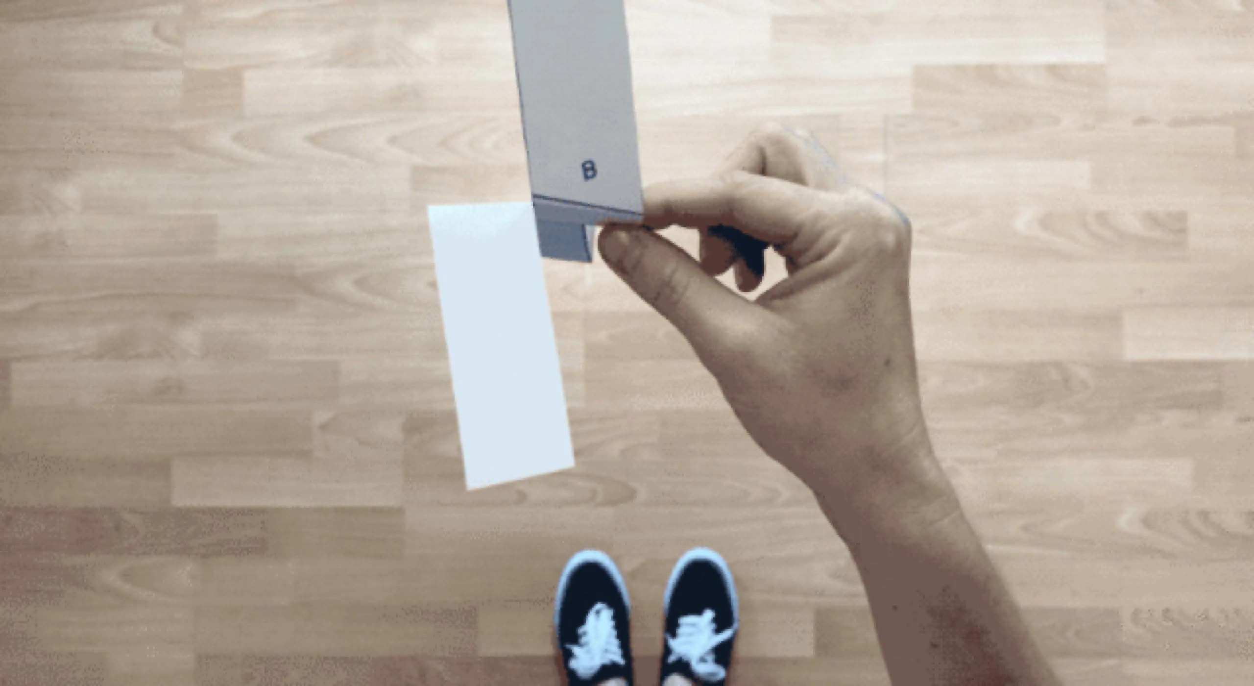paperhelicopter_step3-640x350.gif