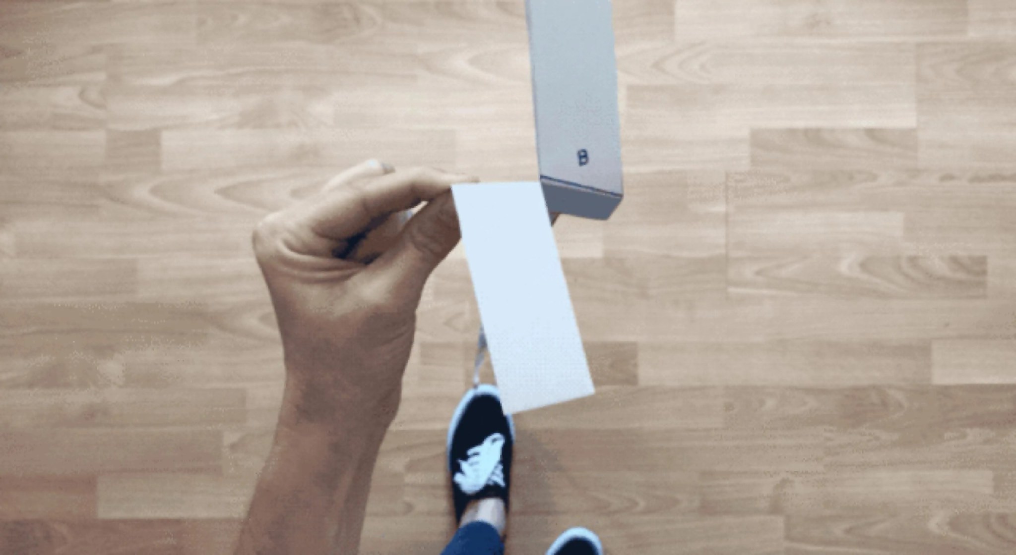 paperhelicopter_step8-640x350.gif