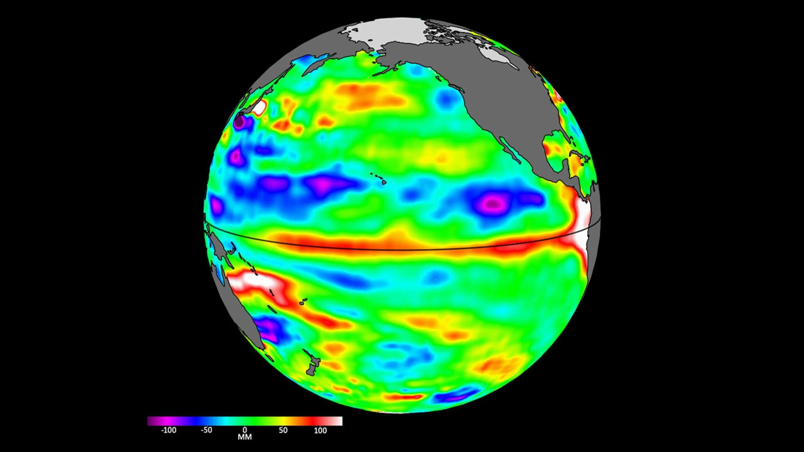 Esta imagen muestra el globo de la Tierra sobre un fondo negro. Los datos del nivel del mar del satélite Sentinel 6 Michael Freilich del 24 de abril muestran aguas oceánicas en el ecuador y la costa oeste de América del Sur relativamente más altas (en rojo y blanco) y más calientes.