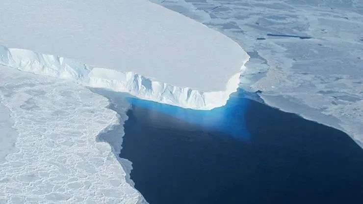 Ice and water in Thwaites Glacier in Antarctica
