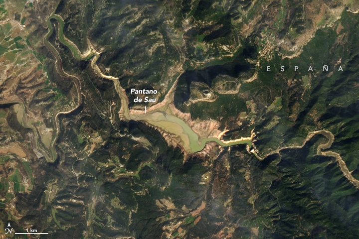 Imagen satelital del pantano de Sau en Cataluña, el 3 de marzo de 2023.