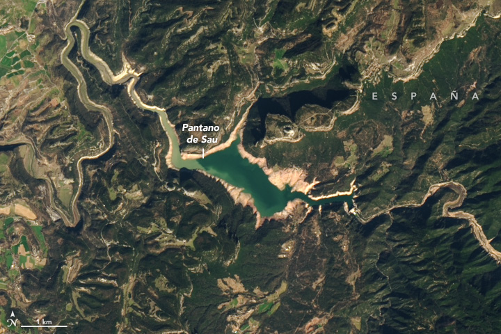 Imagen satelital del pantano de Sau en Cataluña, el 3 de marzo de 2023.
